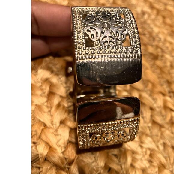 Geneva Silver Cuff Watch Women's Celtic Analog *New Battery* Dressy Bracelet - Picture 8 of 10